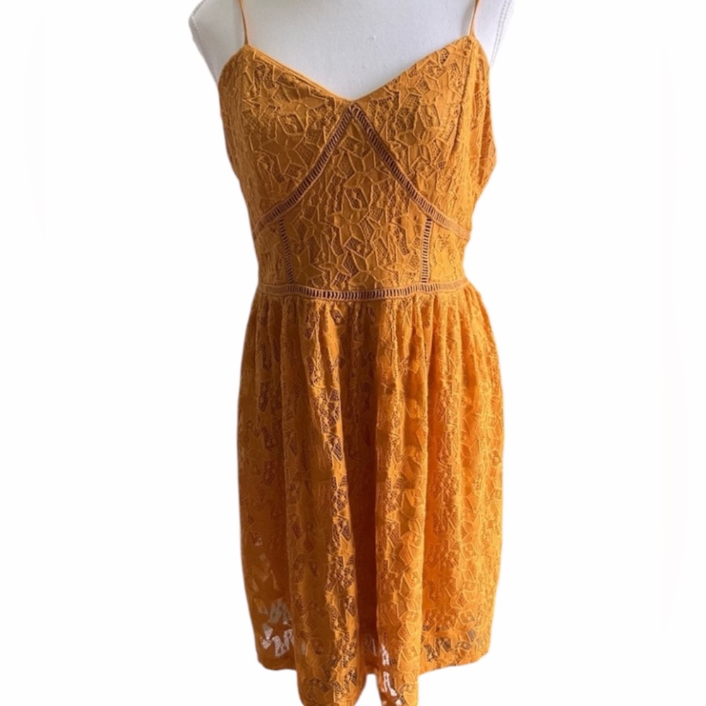 🌻3x$20
Xhilaration dress medium yellow